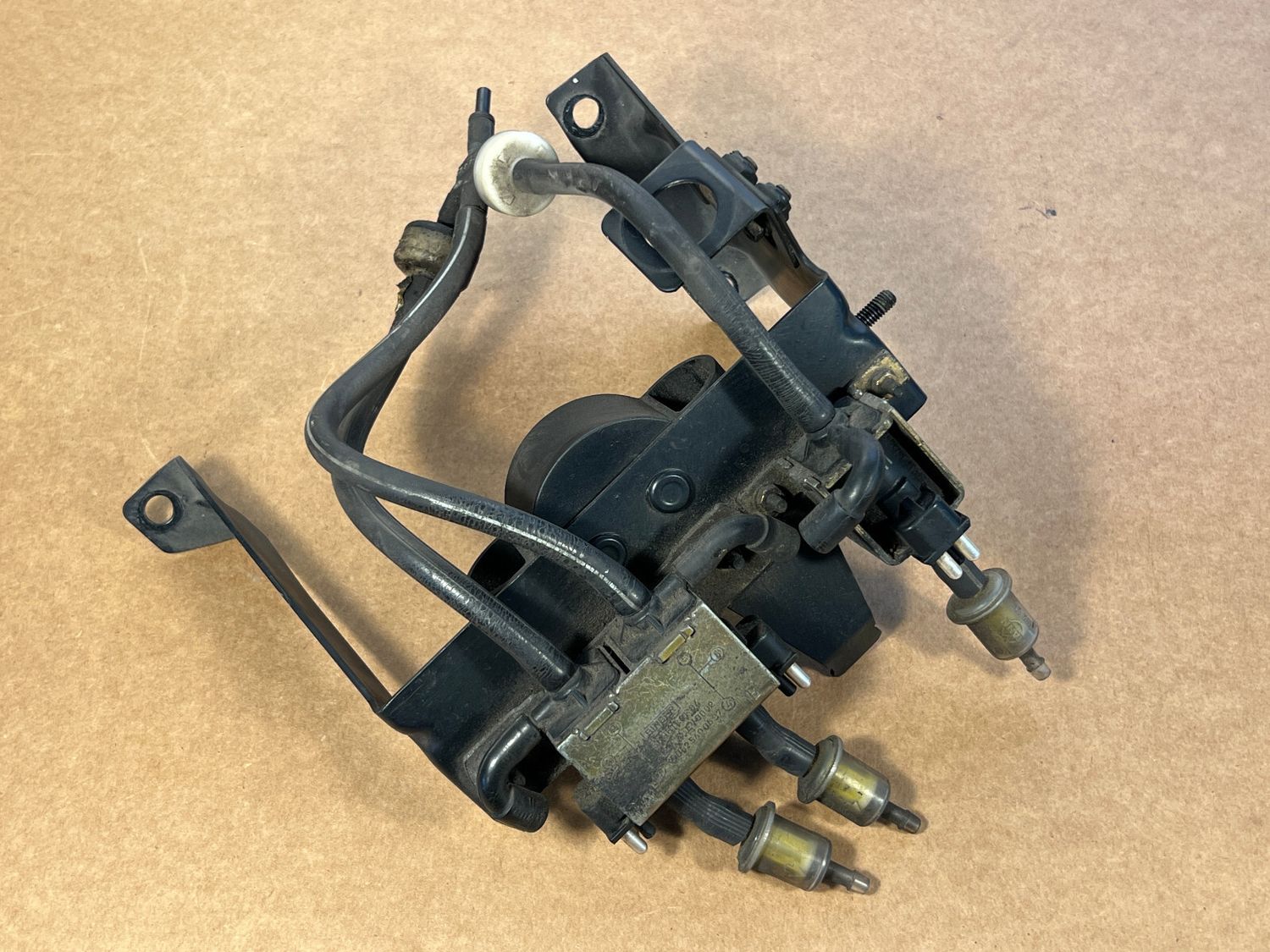 Mercedes G class W463 CDI 4.0cdi Vacuum Valve Bracket Tubes Line Filter Solenoid