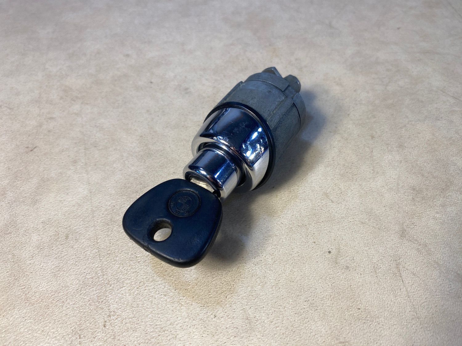 GENUINE BMW E23 7 SERIES Trunk Lid Lock With Key 51241858639