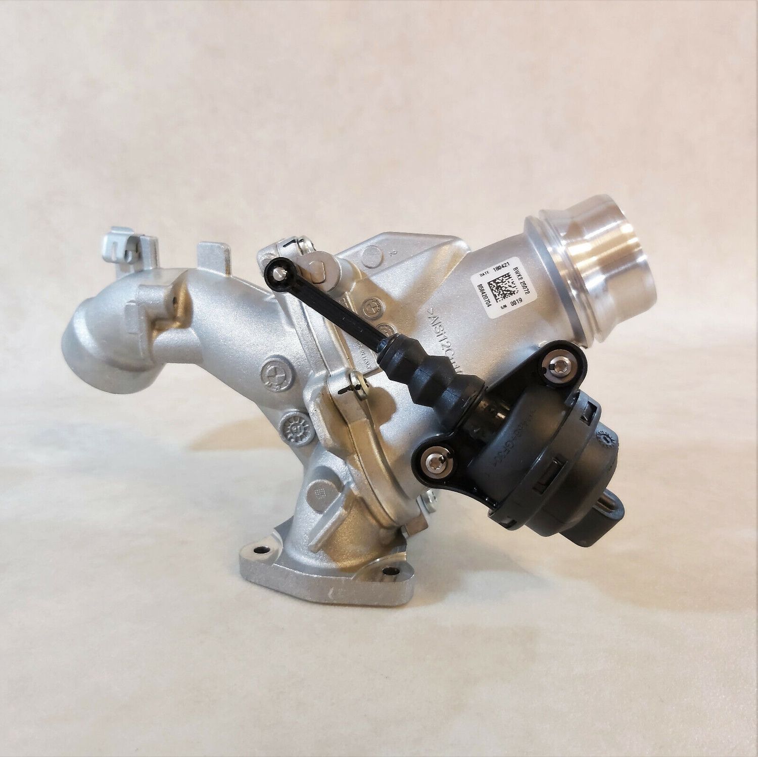 ORIGINAL NEU BMW F45 F46 F48 F39 MINI Verbindungsrohr mit Bypassklappe 8584207