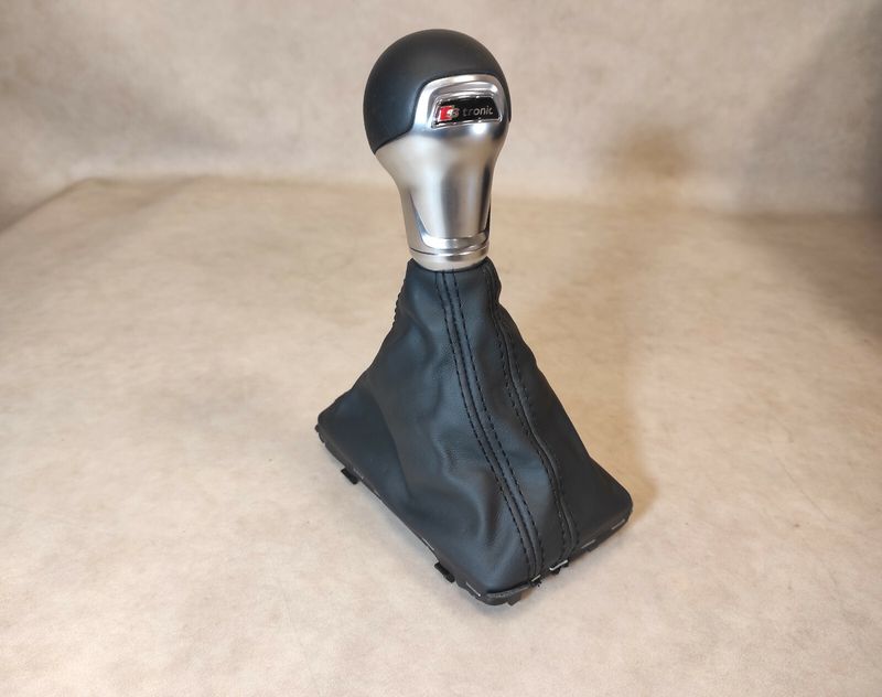 AUDI Q2 AUTOMATIC LEATHER BLACK GEAR KNOB, 81B713139, 81B 713 139