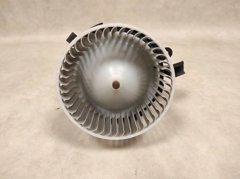 AUDI A4 A5 RS5 SQ5 S4 Q5 OEM CAR MOTOR FAN BLOWER 8T1820021, 8T1 820 021