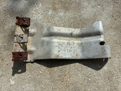 Оригинальный кронштейн для защиты бака BMW X5 E70 F15 F85 X6 E71 E72 F16 F86, правый