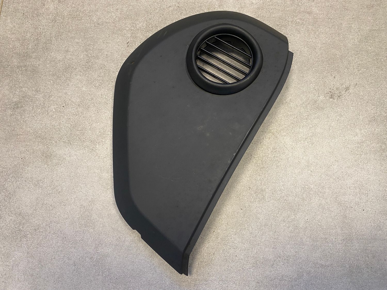 VW Touareg GENUINE Right Dashboard Cover 7L6857176