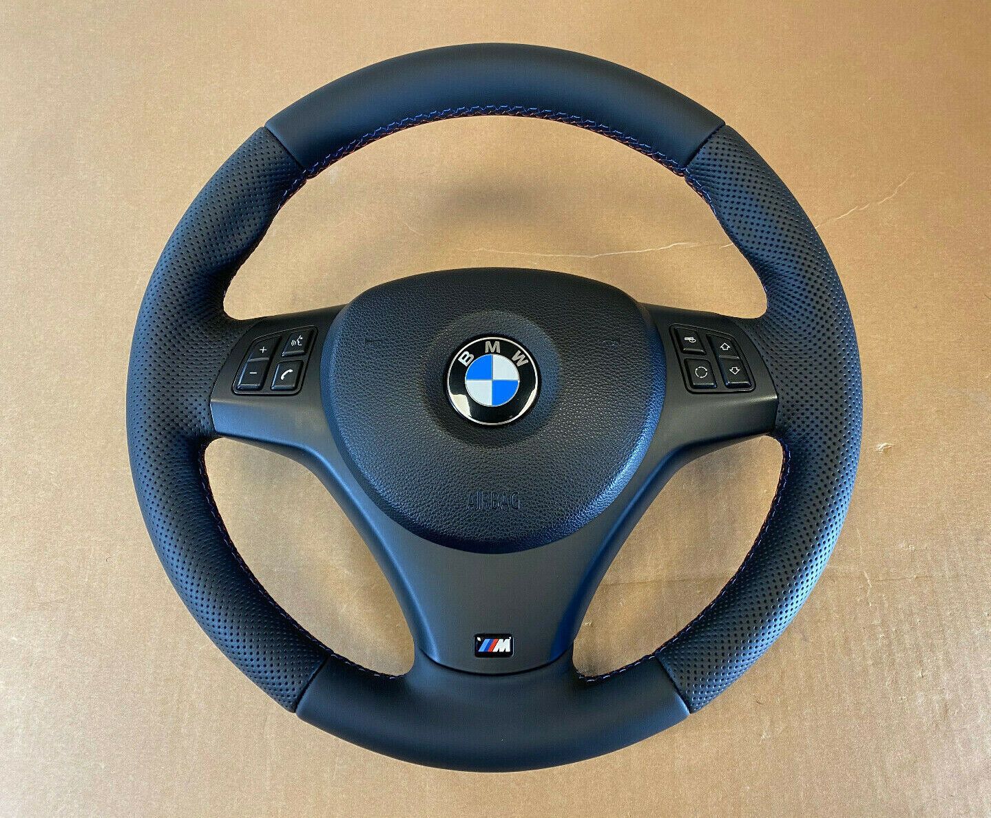 BMW 1 3 X1 X5 X6 E81 E87 E88 E90 E91 E92 E93 E84 E70 E71 E72 M Steering Wheel