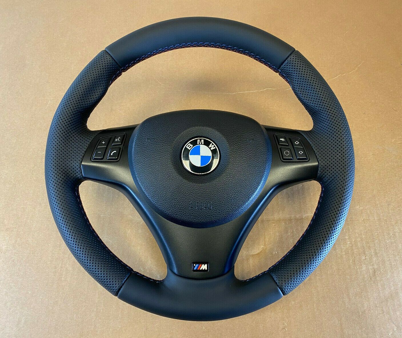 BMW 1 3 X1 X5 X6 E81 E87 E88 E90 E91 E92 E93 E84 E70 E71 E72 M Steering Wheel