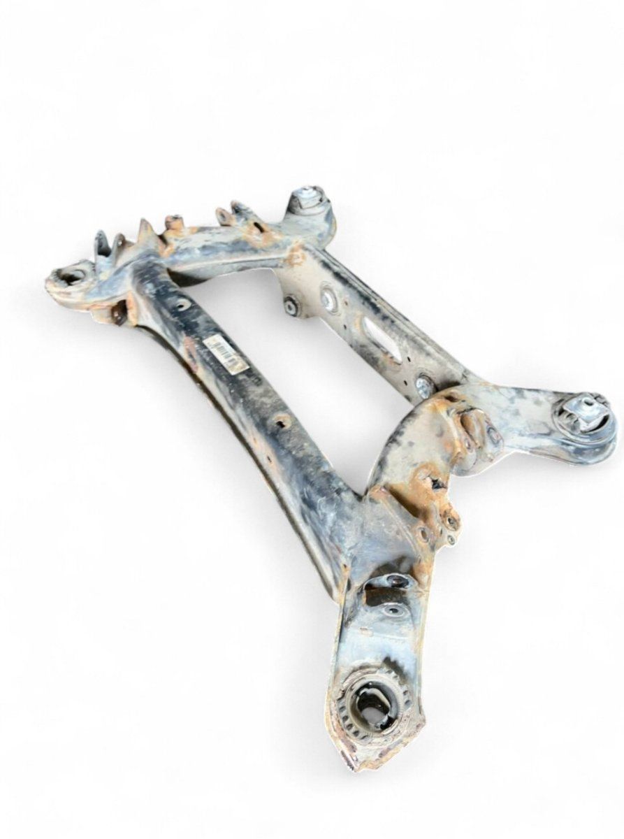 2123504304 Bakaxelbalk MERCEDES-BENZ E-KLASS (W212) (2009-2016)
