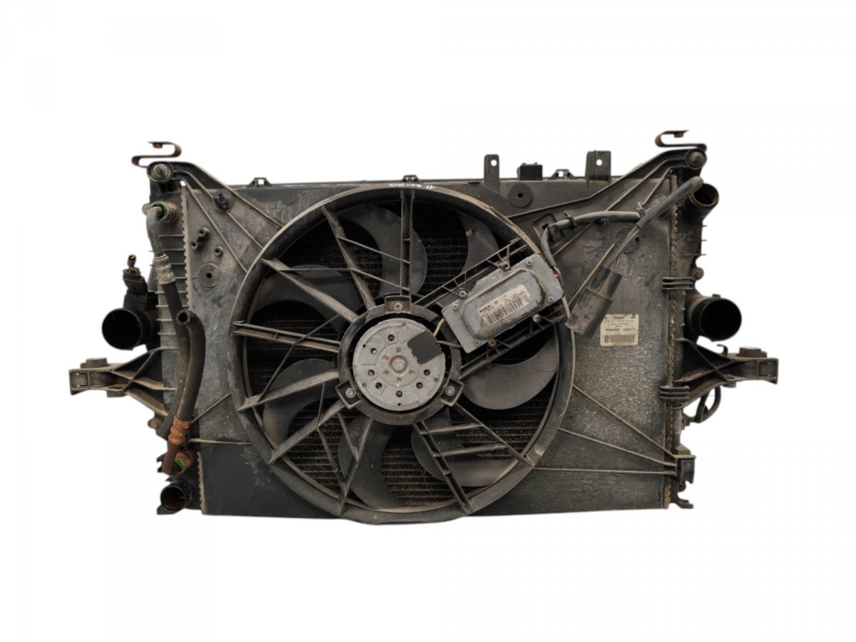 Volvo V70 Radiator set 1137328081 30680512 31319056 8649471 Radiator s...