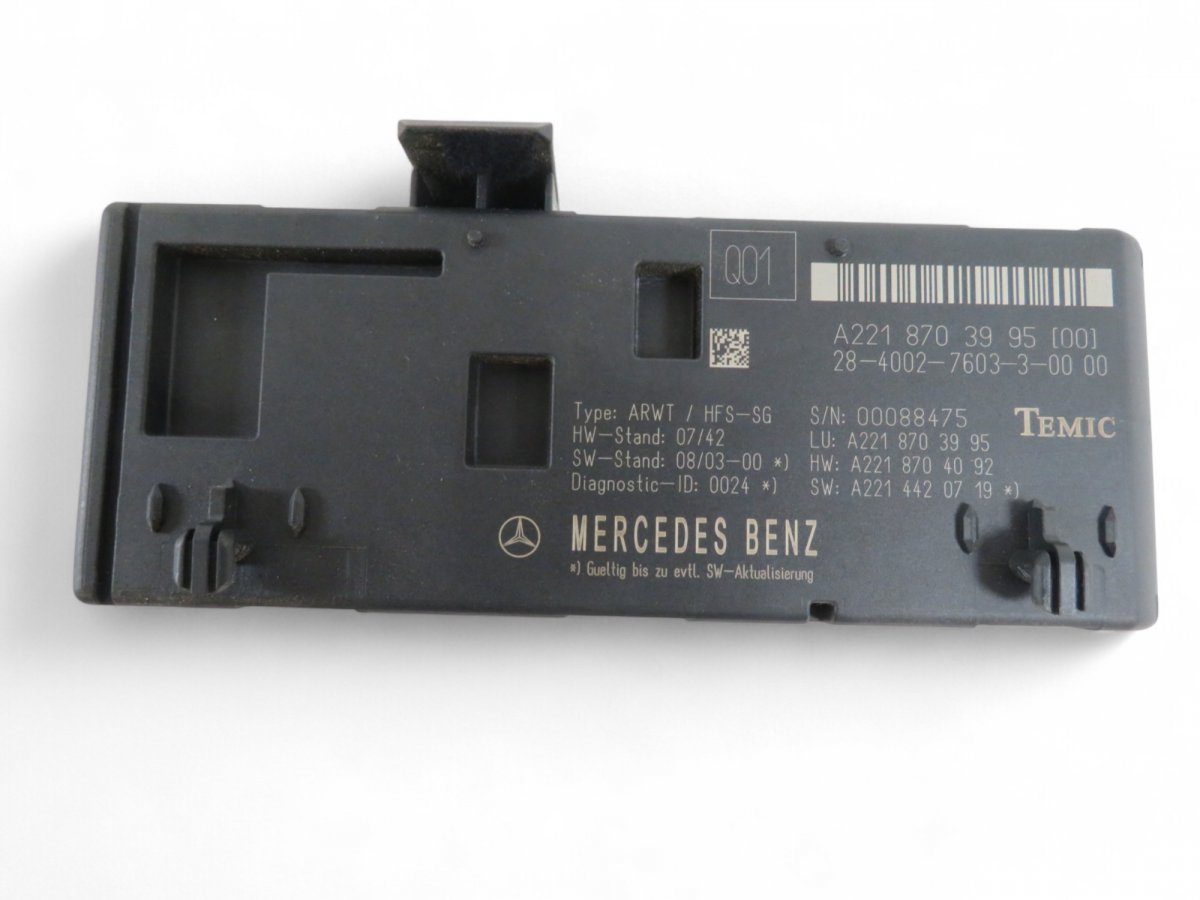 Mercedes-Benz C (W204) Bootlid / tailgate control unit A2218703995 Bootlid / tailgate control unit MER...
