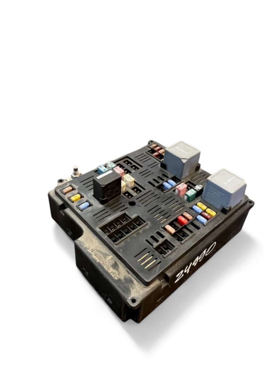Volvo S90 Fuse box 31473772 Fuse box VOLVO S90 / V90 (2016-)

Part...