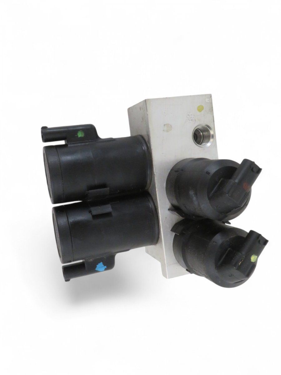 A2203200358 A2203201258 Air suspension valve block MERCEDES-BENZ SL-CLASS (R230) (2001-2012)