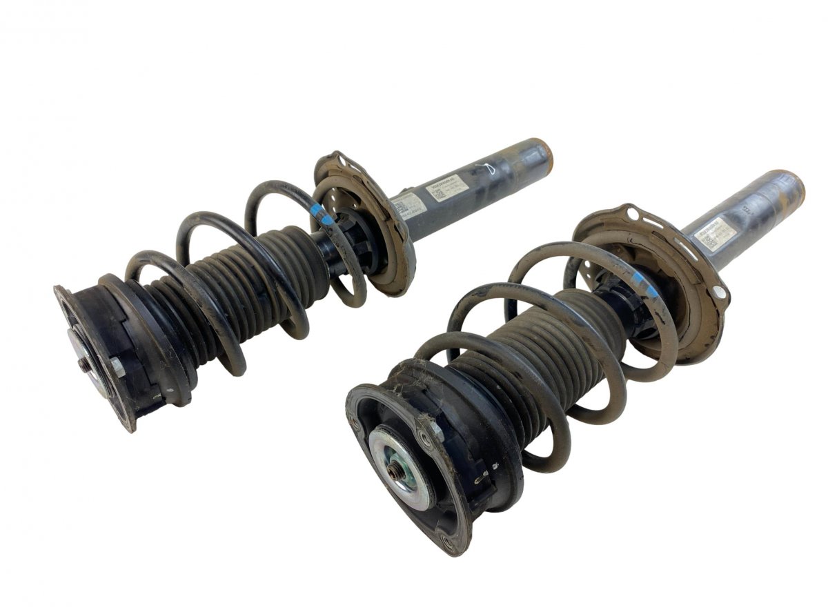 Skoda Octavia Suspension leg set, front 5WA413031CJ Suspension leg set, front SKODA OCT...