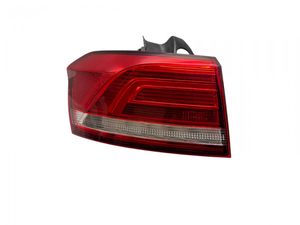 Volkswagen Passat (B8) задняя фара (левая) 3G9945311 Tail light left VW PASSAT B8 (3G) / A...