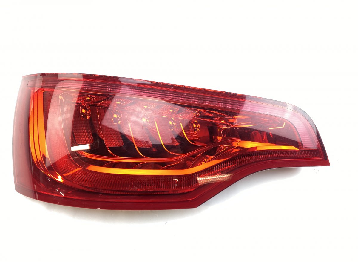 Audi Q7 (4L) tagatuli (vasak) 4L0945093L Tail light left AUDI Q7 (4L) (2006-2...
