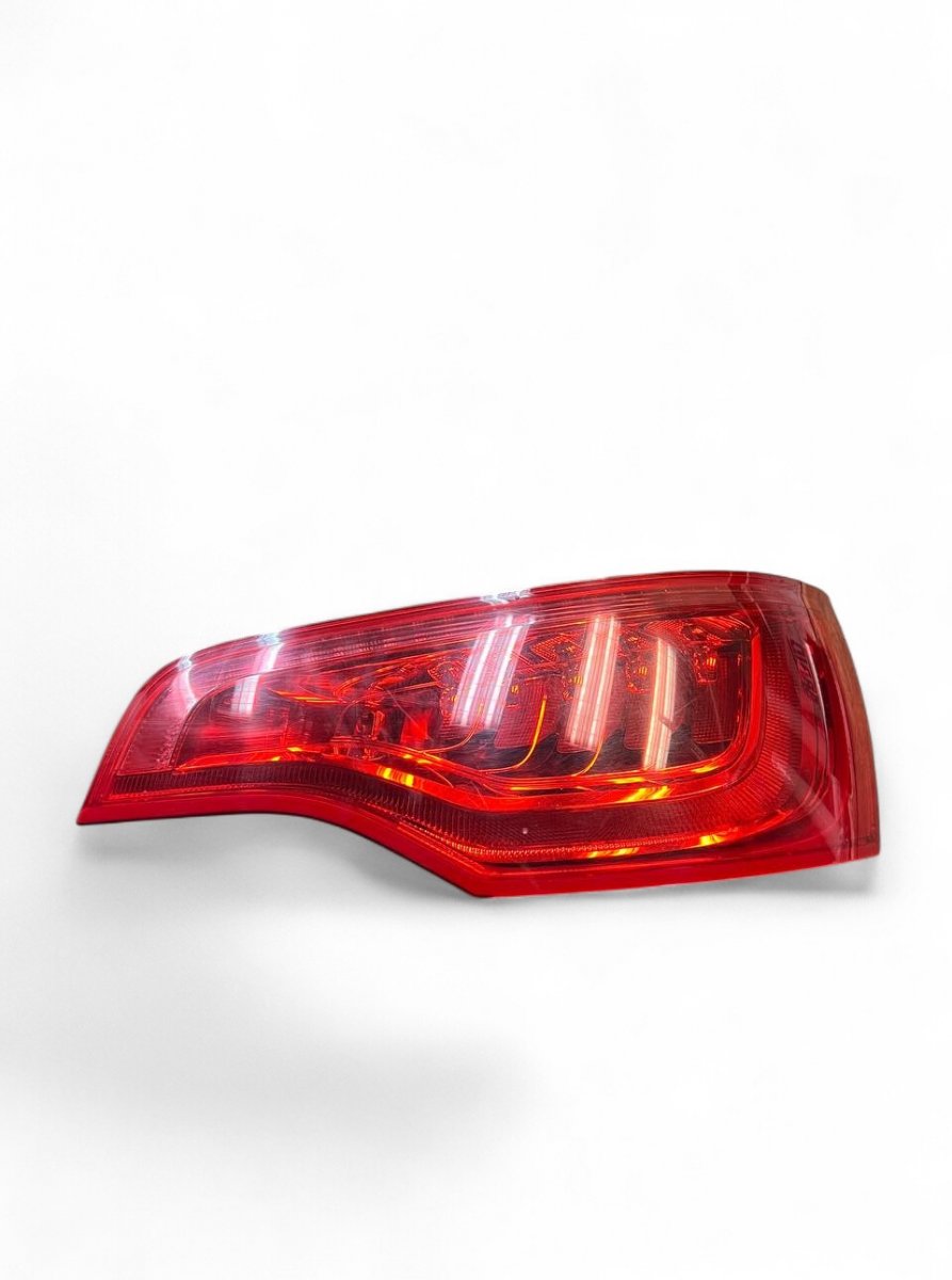 Audi Q7 (4L) Tail light, right 4L0945094F Tail light, right AUDI Q7 (4L) (2006...