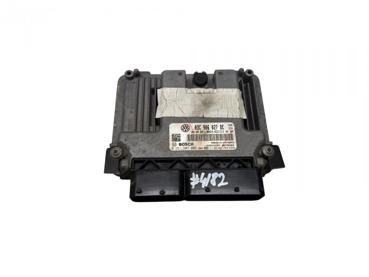 Volkswagen Jetta Engine Control Unit / module (ECU) 03C906027BE 0261S07005 Engine Control Unit / mo...