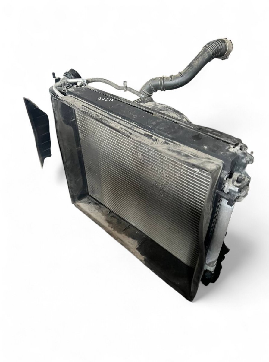 Renault Megane Radiator set 144614EA1B 214109155R 214813939R Radiator set R...