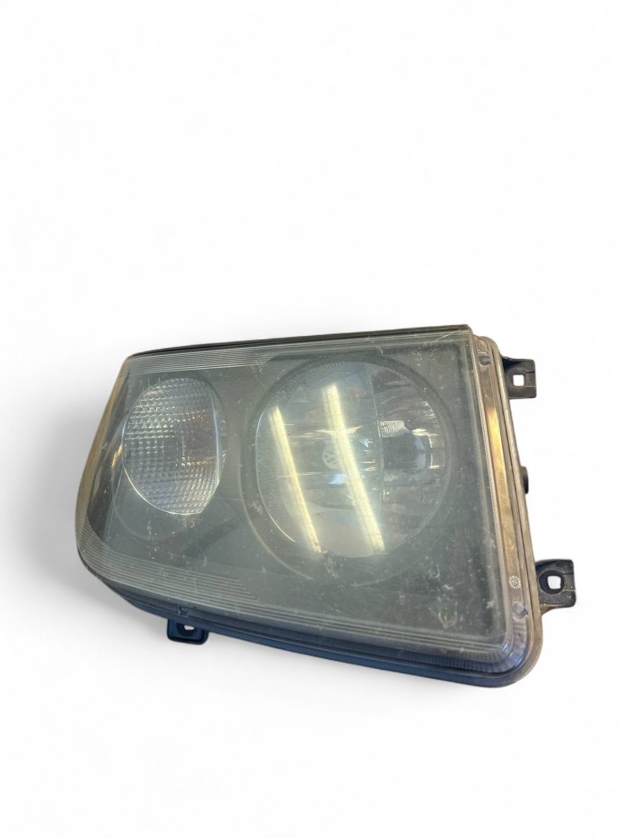 Volkswagen Crafter передняя фара (правая) 2E1941015 Headlight right VW CRAFTER I (2E) (20...