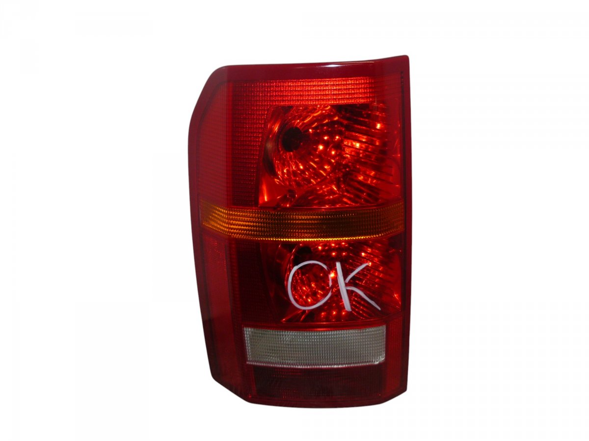 Land Rover Discovery tail light left Tail light left LAND ROVER DISCOVERY III (TAA) ...