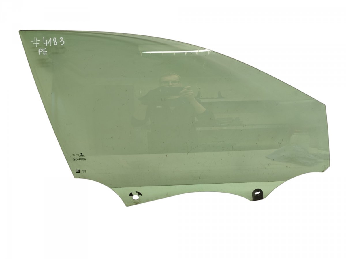 Peugeot 5008 Door window glass front right 9811413680 Door window glass front right PEUGEO...