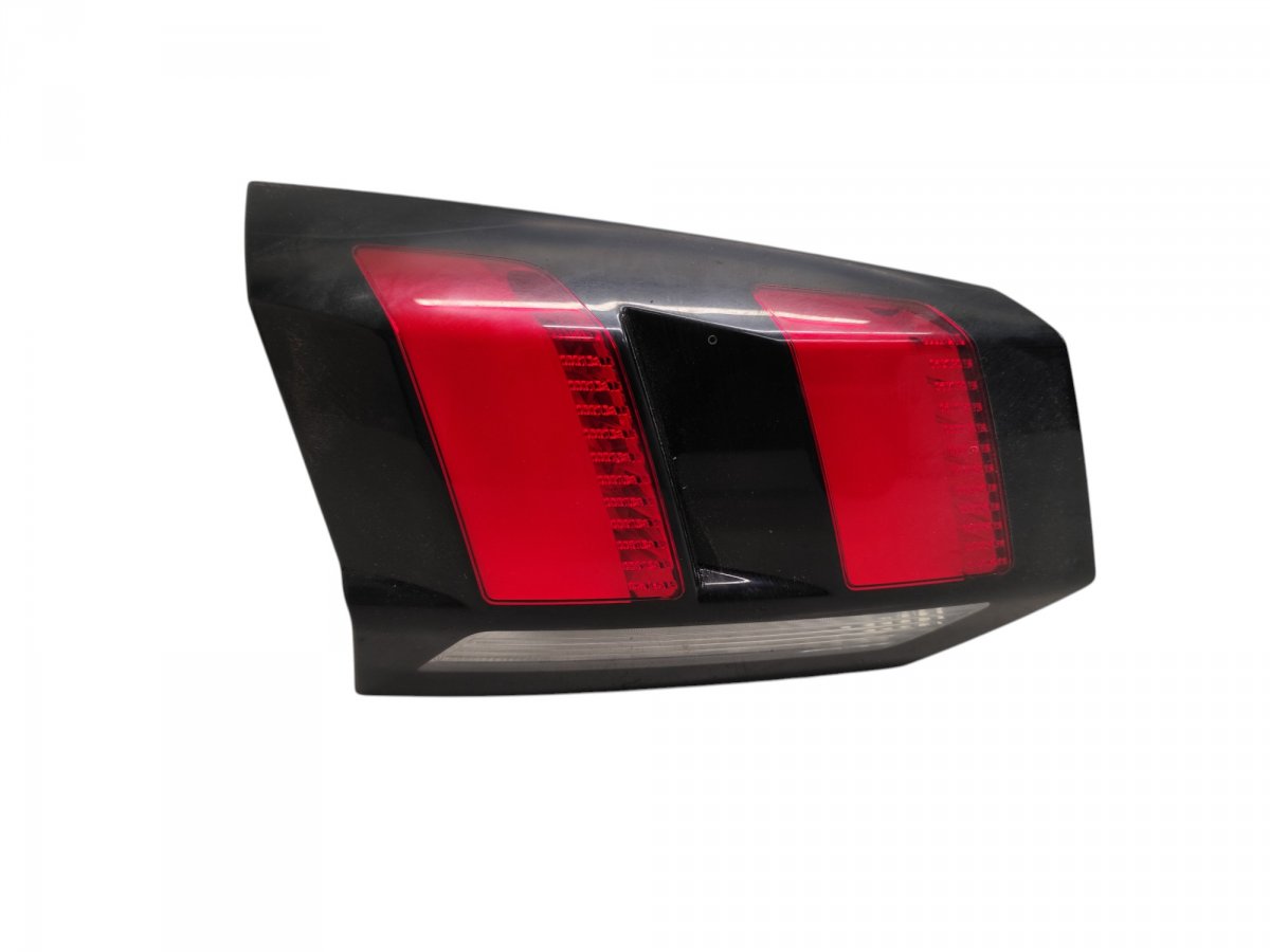 Peugeot 5008 Inner tail light, left 9811027880 Inner tail light, left PEUGEOT 5008 ...