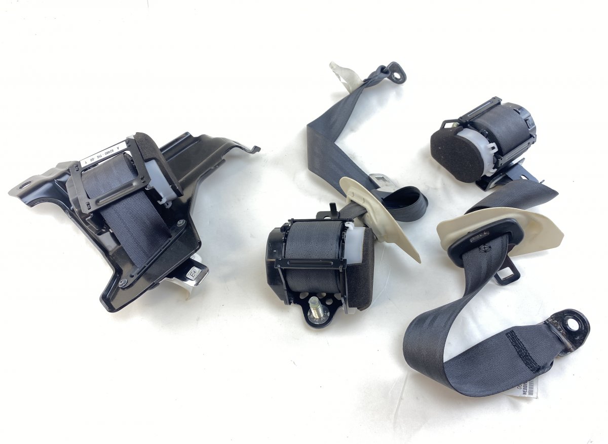 Honda CR-V Seat Belt Set 82450T1GG02ZB 82850T1GG02ZB Seat Belt Set HONDA...