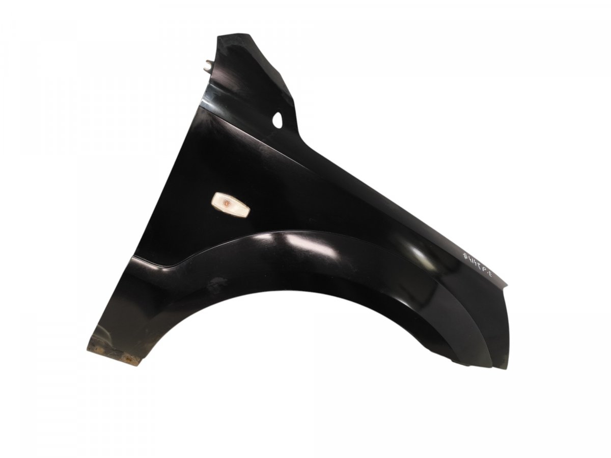 Kia Sorento Fender Front Right 663213E141 Fender Front Right KIA SORENTO I (JC...