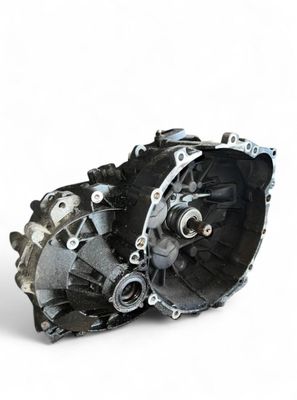 8252132 Gearbox VOLVO V70 II / XC70 I (P80) (2000-2007)