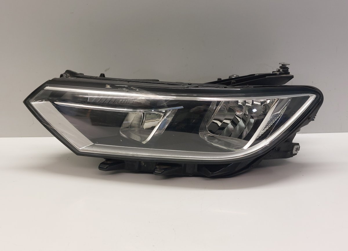 Volkswagen Passat (B8) передняя фара (левая) 3G1941005C 90049907 Headlight left VW PASSAT B8...