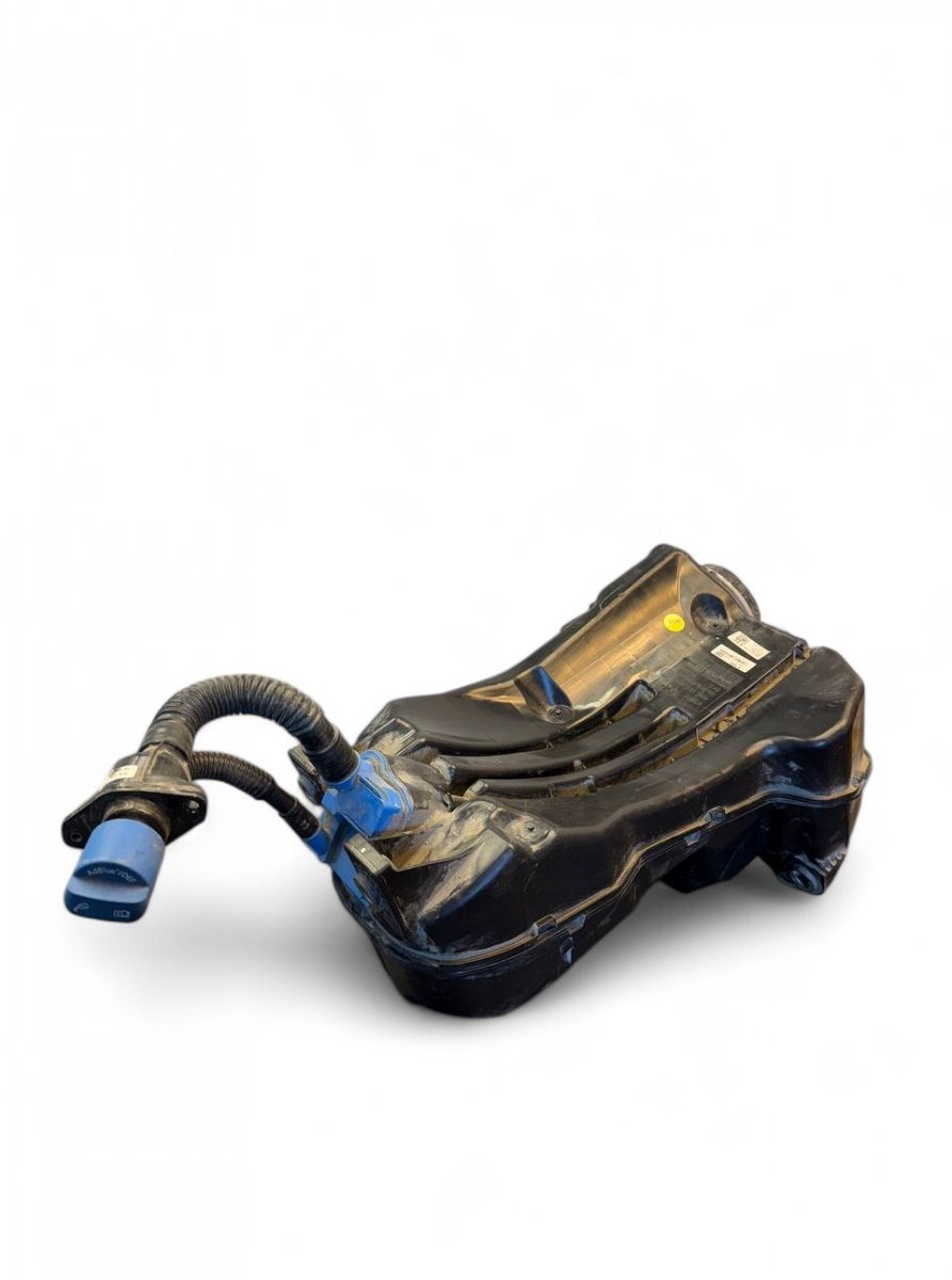 Audi Q7 (4M) Adblue tank 4M0131878 4M0131878BF 4077005BC 4077203AC 40772...