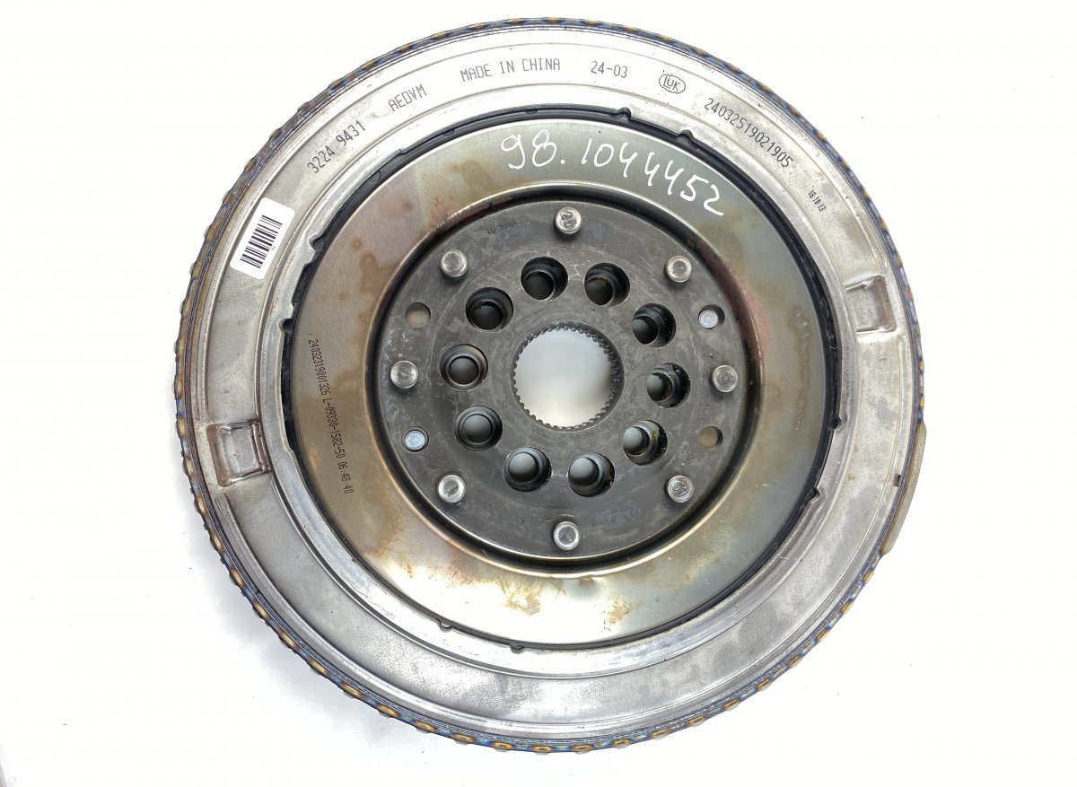 Volvo XC40 / EX40 hooratas 32249431 Flywheel VOLVO XC40 (536) (10.17-)

Pa...