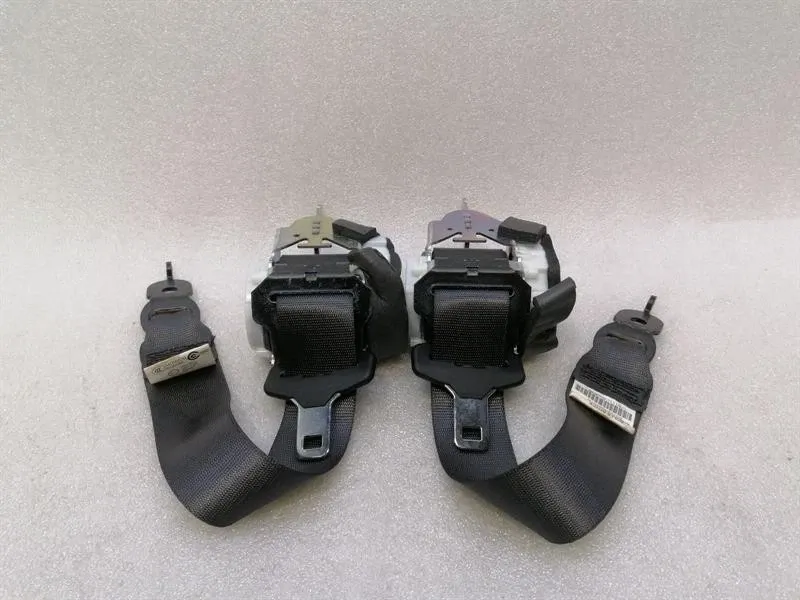 Rolls Royce Wraith RR5 Coupe rear seat belt 72117240797 seat belt rear-