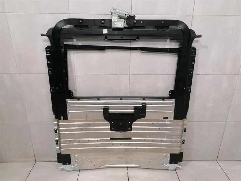 ROLLS ROYCE PHANTOM MK7 VII 7 SUNROOF FRAME 54107198068 SUNROOF FRAME Brand/Model: ROLLS ROYCE PHANTOM
Year: 2009
Eng...