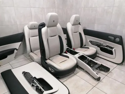 Комплект сидений для купе Rolls Royce Wraith RR5. Интерьер купе 2018 года.
