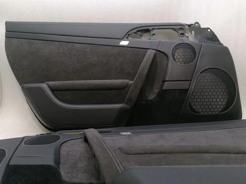 Porsche 911 (997) Porsche 911 997 door card set GT3RS door panel front set GT3 Alcantara- Body type: Coupe
Fuel: Petrol