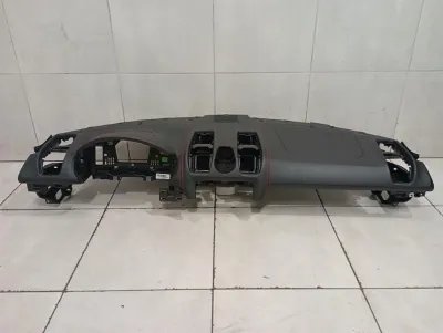 Porsche Cayman 981 Instrumentpanel 98155210120DRK Vänsterstyrd Instrumentpanel Läder Indisk Röd-