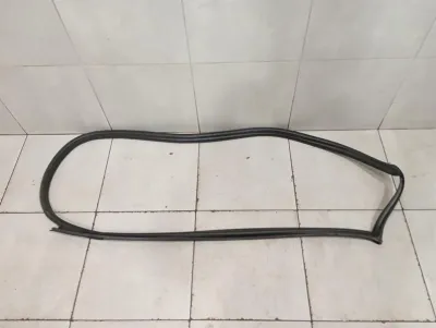 Porsche Cayman 981 GT4 Durvju blīvējums 98153707602 Labo durvju blīvējumi -