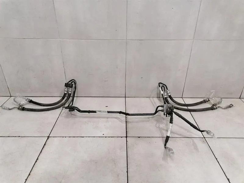 Porsche 911 (991) Porsche 911 991 Rear Hydraulic Line PDCC 99135925203 Pants 99135917901- Body type: Convertible
Fuel: Petrol