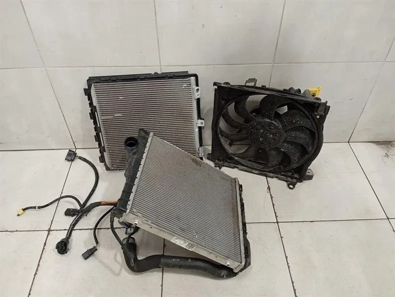 Porsche Cayman 718 GT4 water radiator 9P1121250D right water cooler radiator-