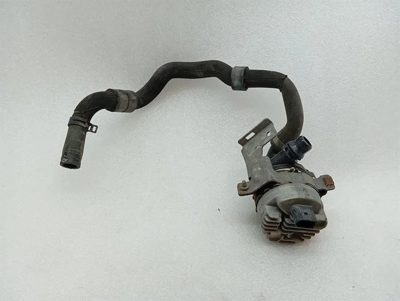 Mercedes C Class W205 Additional Cooling Pump A0005002400 Coolant Pump Pump -