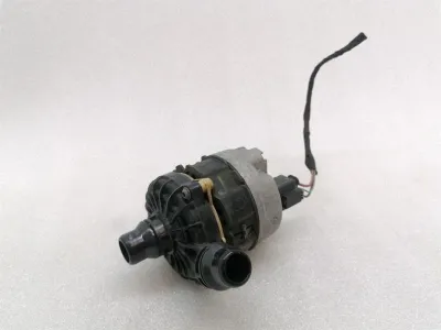 Pompe de refroidissement supplémentaire Mercedes Classe A W177 A0005003800 Pompe de liquide de refroidissement -