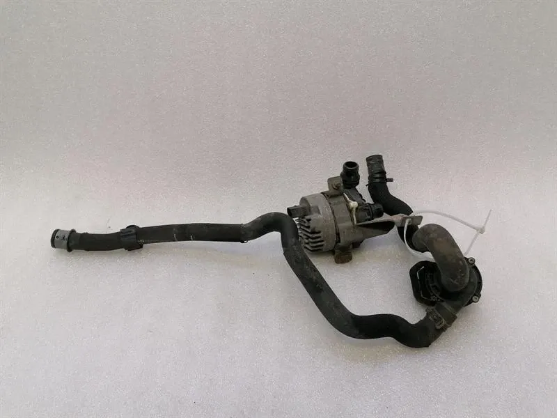 Mercedes C Class W205 Additional Cooling Pump A0005002500 Coolant Pump AMG-