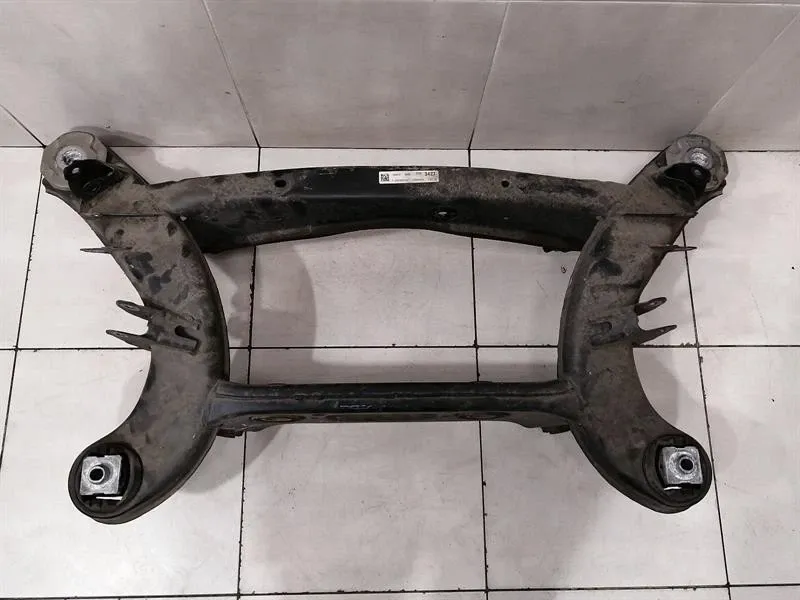 Mercedes-Benz A (W176) Mercedes C43 AMG C205 W205 Subframe Rear A2053500514 Axle Frame Rear Axle Body type: Estate
Fuel: Petrol