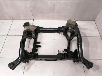 Mercedes ML63 AMG W164 Priekšējā sija / apakšrāmis A1643300258 Priekšējās ass balsts