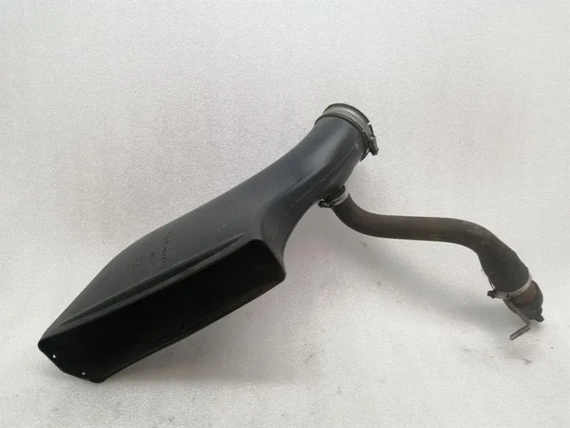 Mercedes G-Wagen W463 Air Intake Pipe Right A4635200104 Air Intake Right-