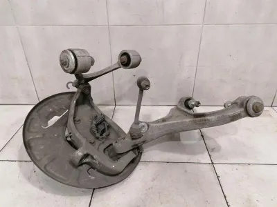 Mercedes GT C190 GTS S Höger Framnav A1903301601 Hjullagerhus Fram Höger-
