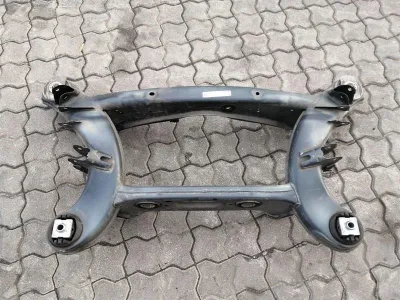 Mercedes E klases W238 aizmugurējais apakšrāmis A2383501304 Pusass rāmis Aizmugurējais tilts
