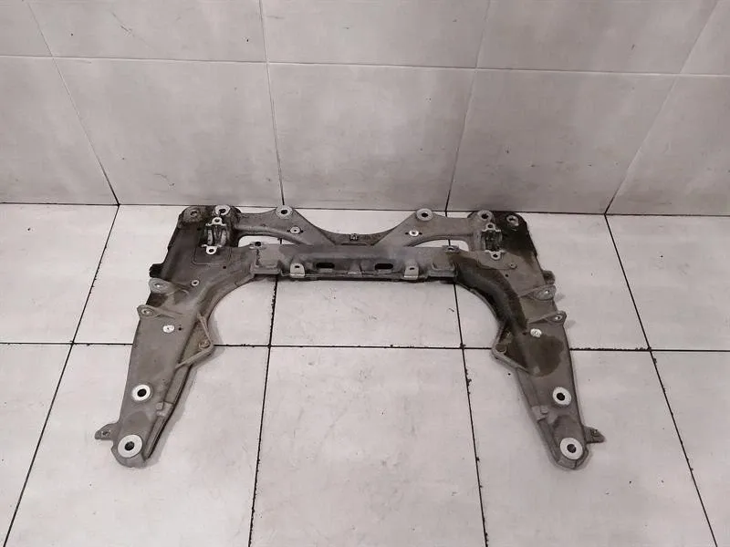 Porsche 911 (991) Porsche 911 991 Beam Subframe Front 991341081 Front Axle Carrier Body type: Coupe
Fuel: Petrol