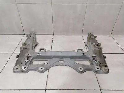 Porsche Cayman 718 GT4 Belka pomocnicza przednia 991341081 Wspornik osi przedniej