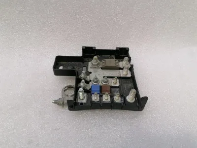 Ferrari GTC4 Lusso F151M Batterie Sicherungskasten 764669 Sicherungskasten