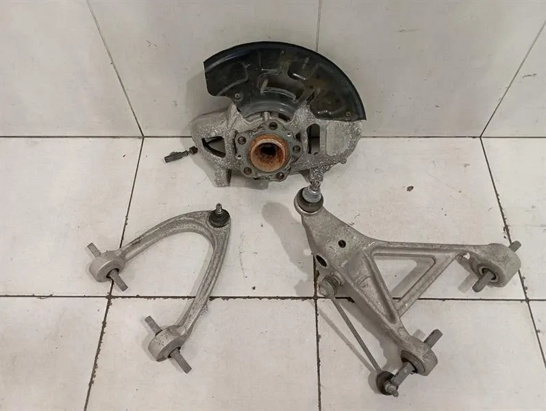 Ferrari California T F149 Right Front Hub 289157 Wheel Bearing Housing Front Right-